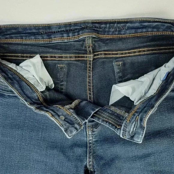 Simply Vera Wang Size 10 Woman's Blue Denim Straight 29 Inch Inseam Jeans - Picture 7 of 9